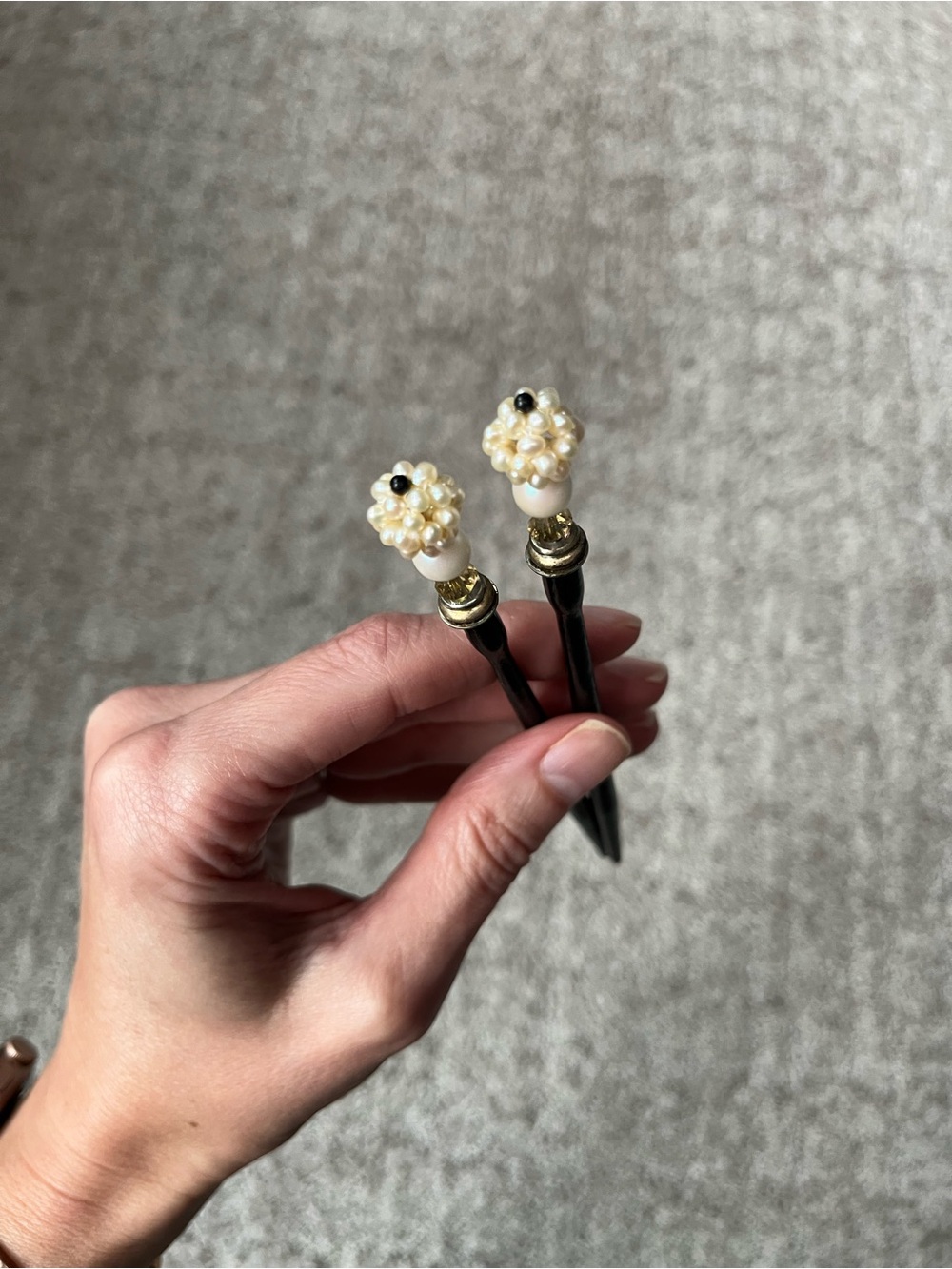 Decorative Pearl Cluster Black Lacquer Hair Sticks - Picture 2 of 4